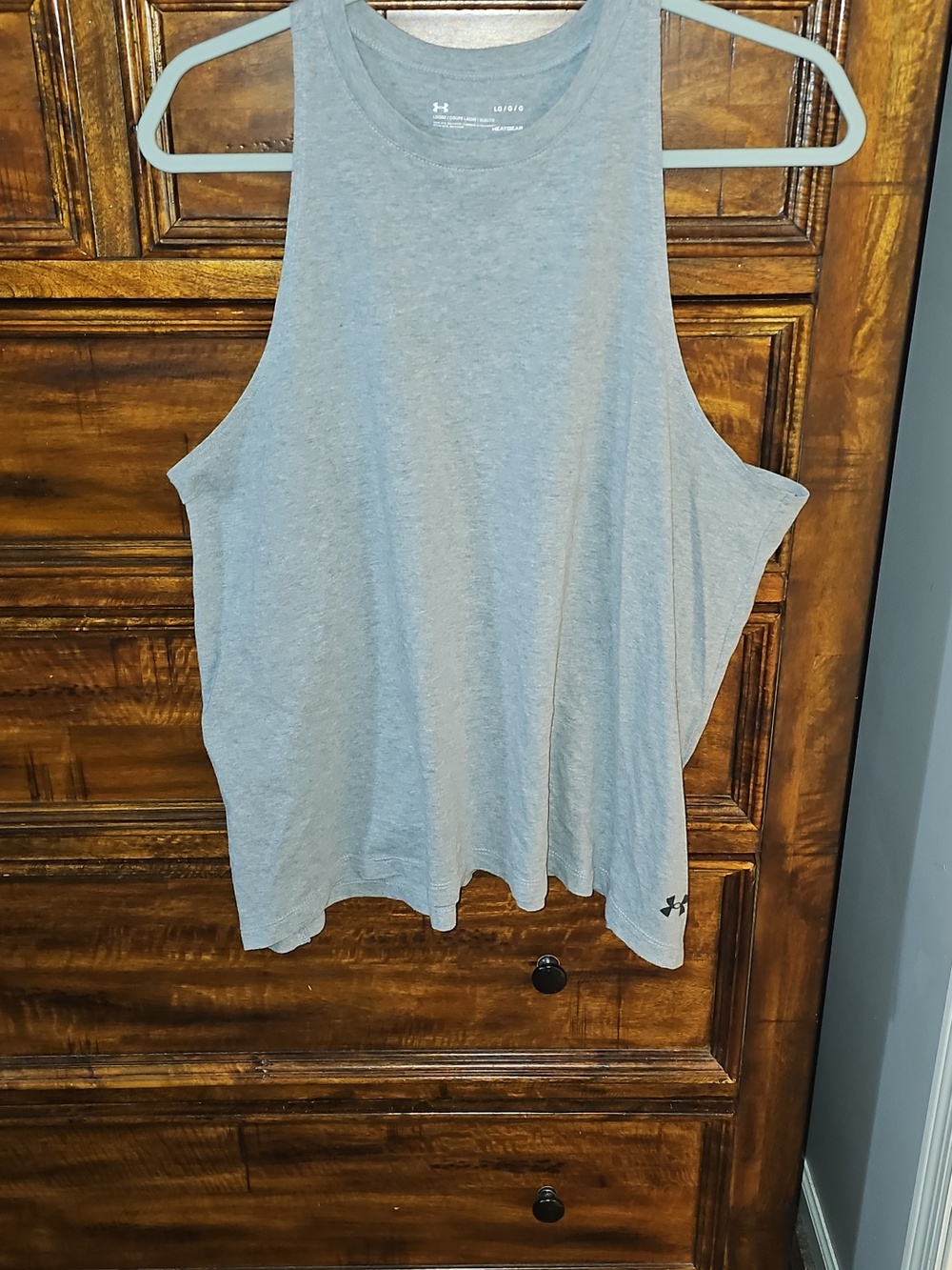 Under Armour Loose Gray Sleeveless Women's Tank Top. Size Large